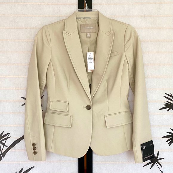 Banana Republic Jackets & Blazers - NWT ~ Banana Republic Blazer ~ Size 0P